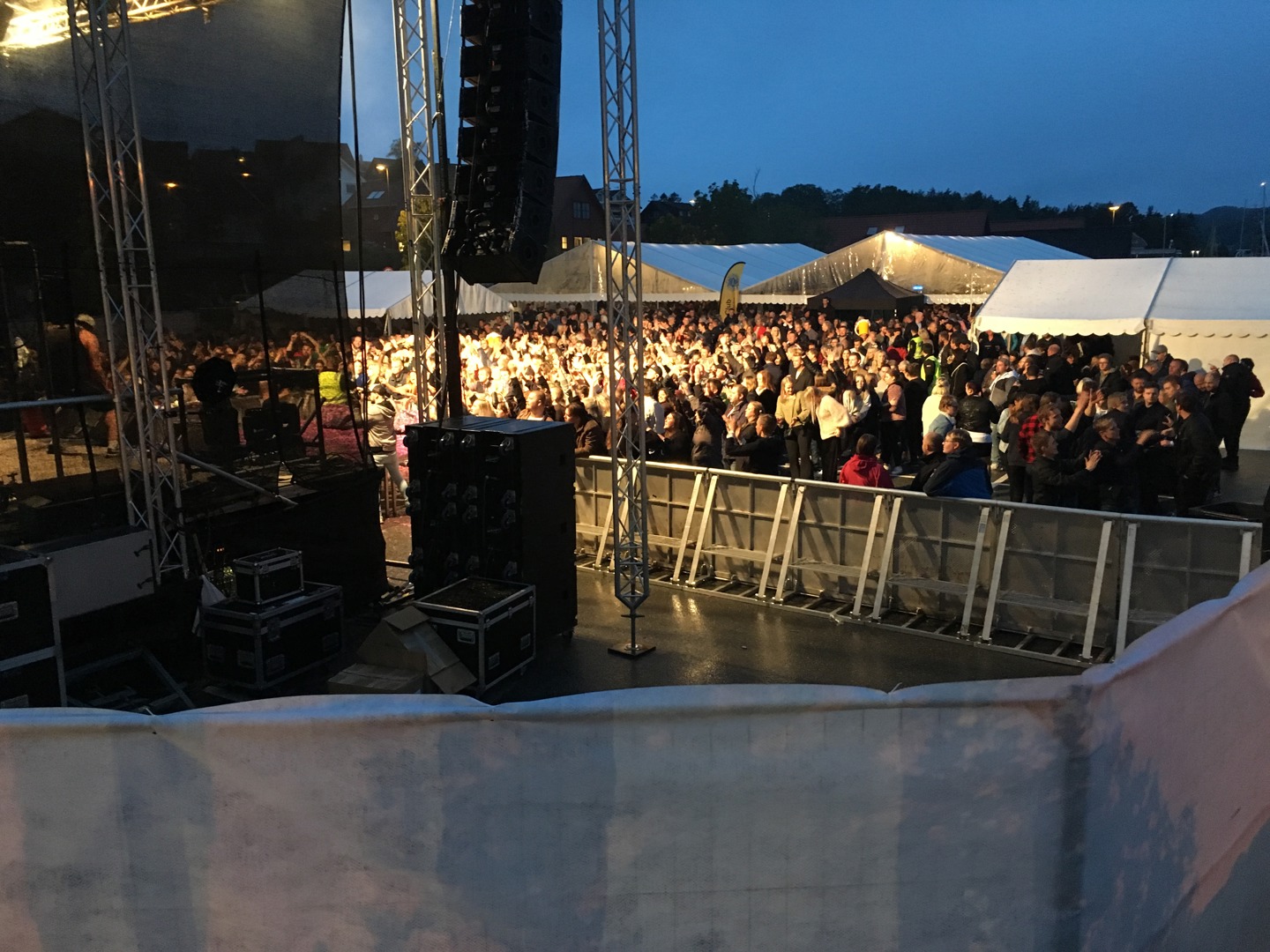 Verdenspresidenten hilser til Riska Lions