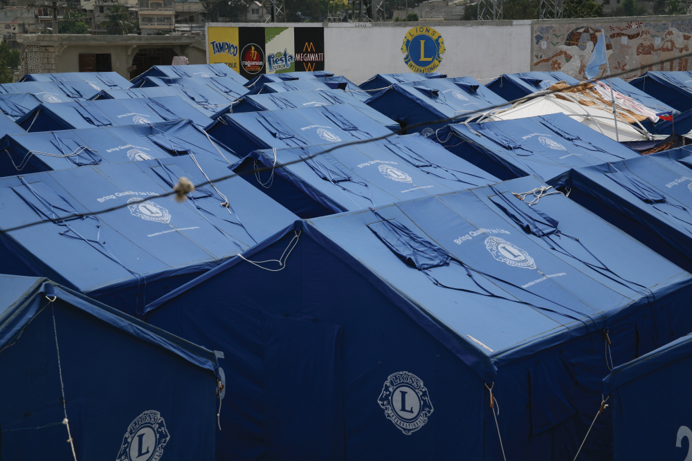 Vi hjelper rammede etter Dorian